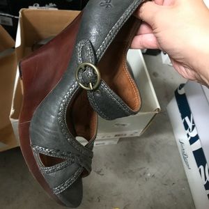 Frye Wedge Sandals size 7.5 great used condition